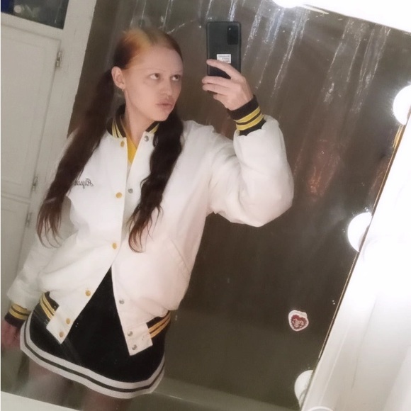 Meet your Posher, Josie - Picture 1 of 1